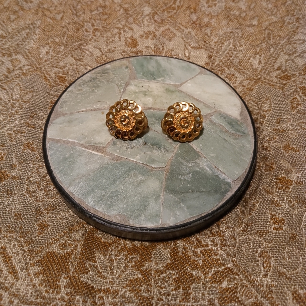 St. John Clip On Earings